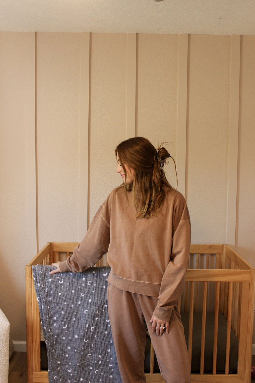 Latte | Women's Organic Fleece Crewneck