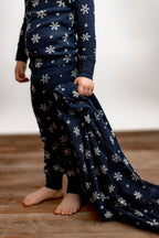 Snowy Night | Holiday Thermal Blanket