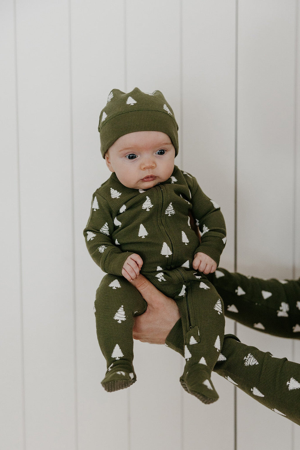 Frosty Pine | Holiday Thermal Zipper Footie & Cap Set