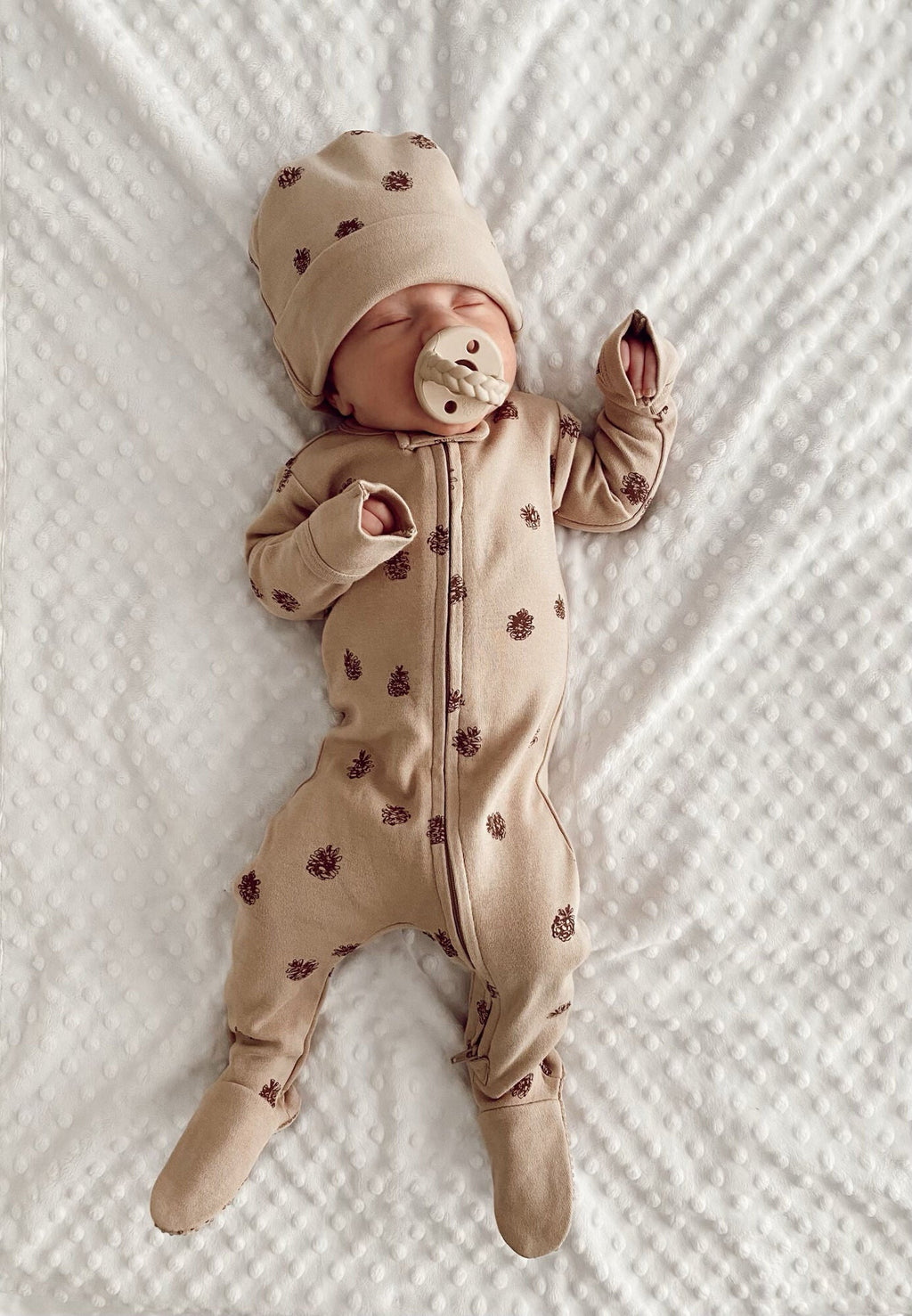 Oatmeal Pinecone | Organic Zipper Footie