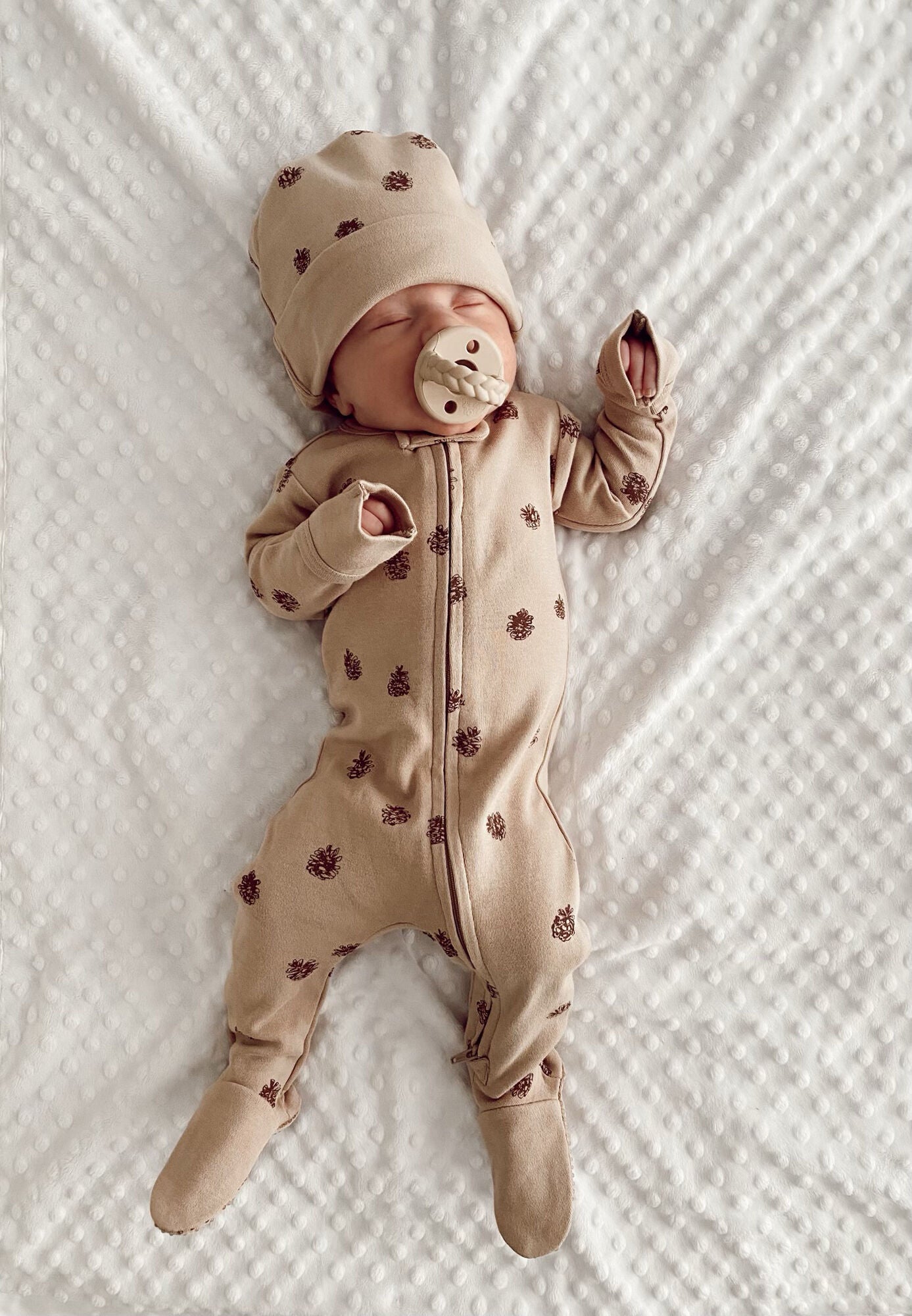 Oatmeal Pinecone | Organic Zipper Footie