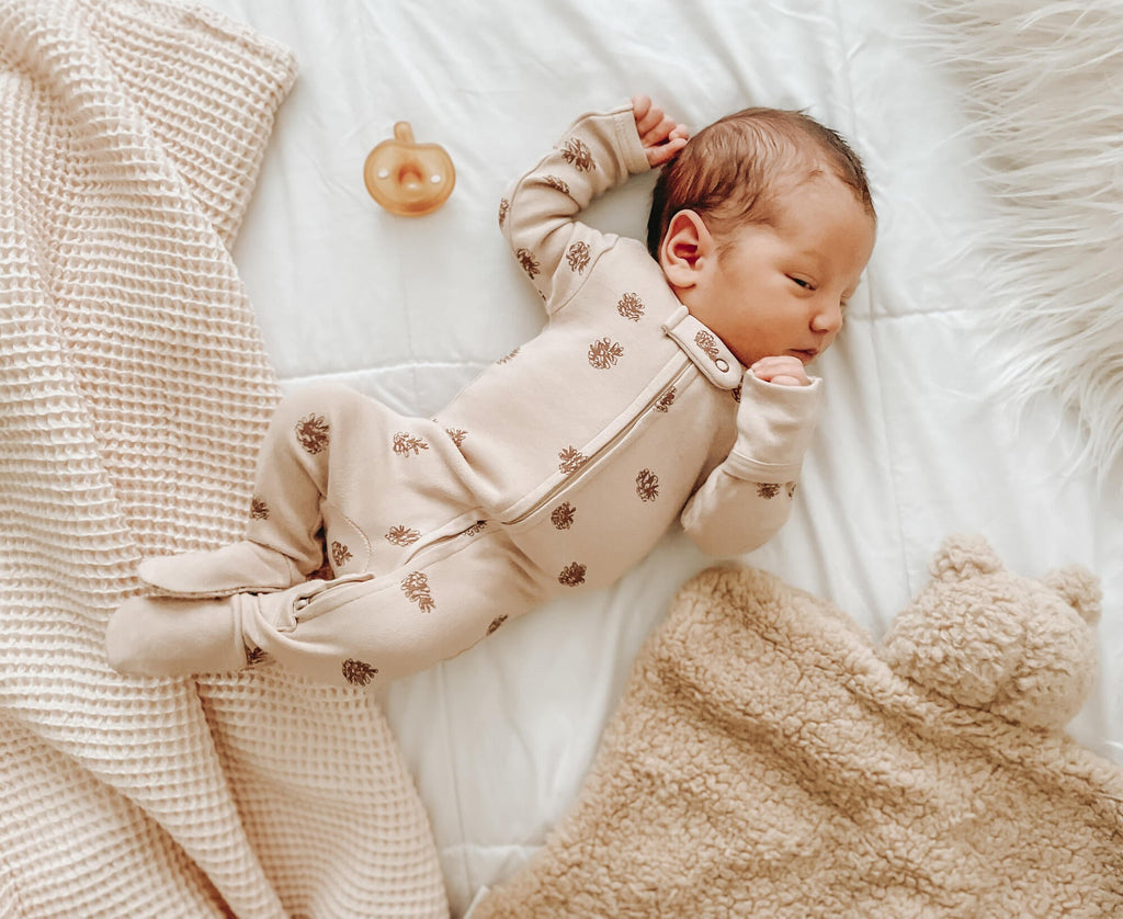 Oatmeal Pinecone | Organic Zipper Footie