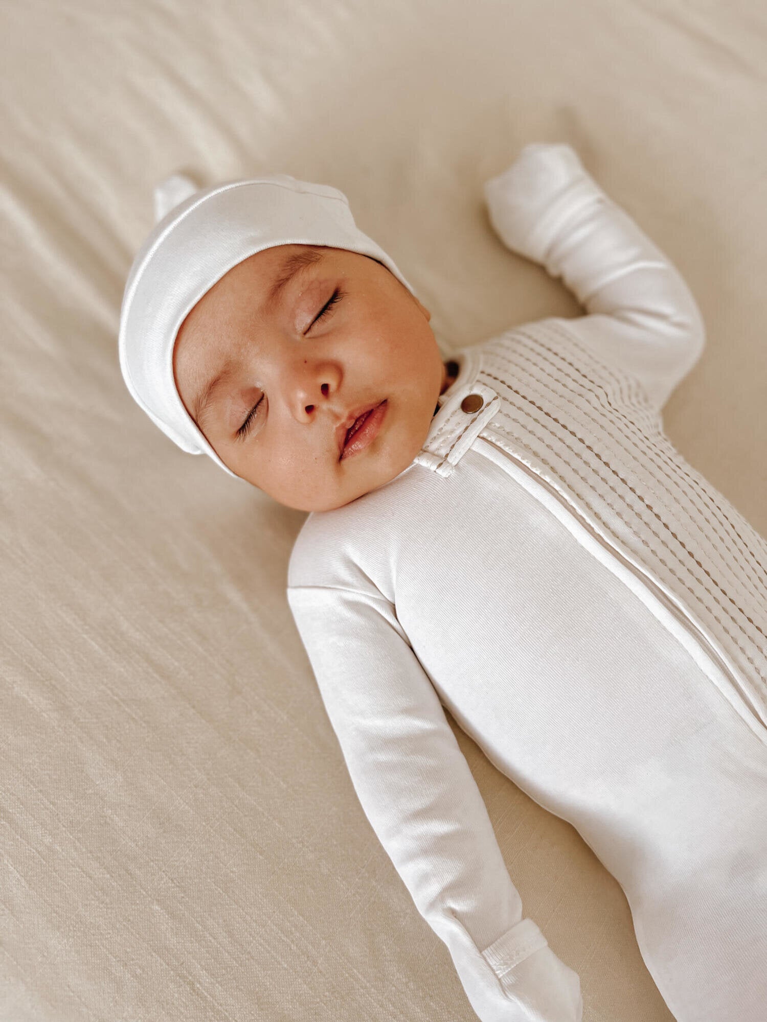 White | Organic Knotted Hat